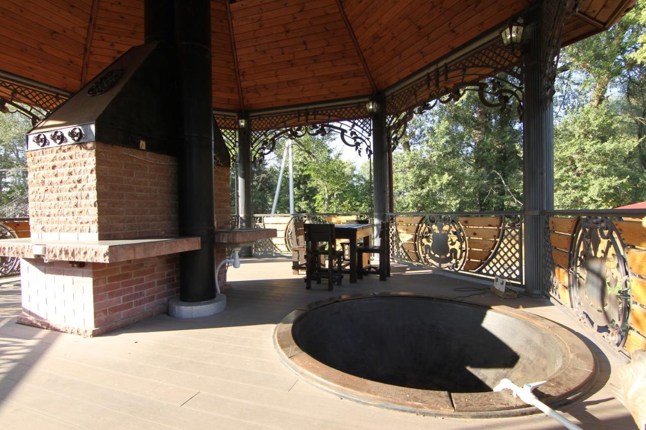 Загородный Комплекс Fort Pirnov Park Pirnove Extérieur photo