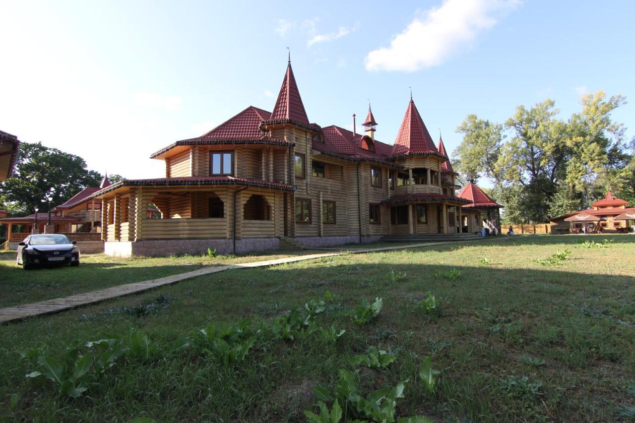 Загородный Комплекс Fort Pirnov Park Pirnove Extérieur photo